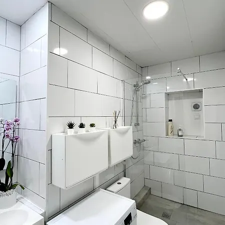 Проживание в семье Cosy Modren On Валенсия